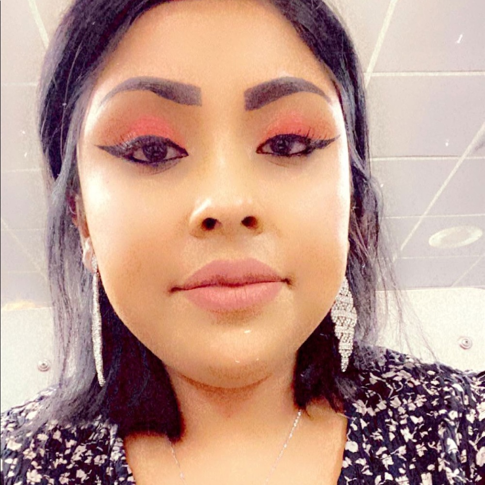 Meet your Posher, Isabel